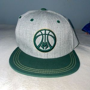 Milwaukee Bucks great BMO snap back